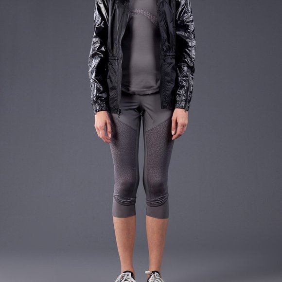 Animal Print Mesh Insert Crop Leggings - Picture 9 of 13